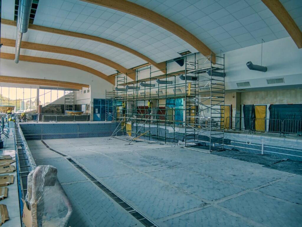 Budowa basenu na Miedzyniu