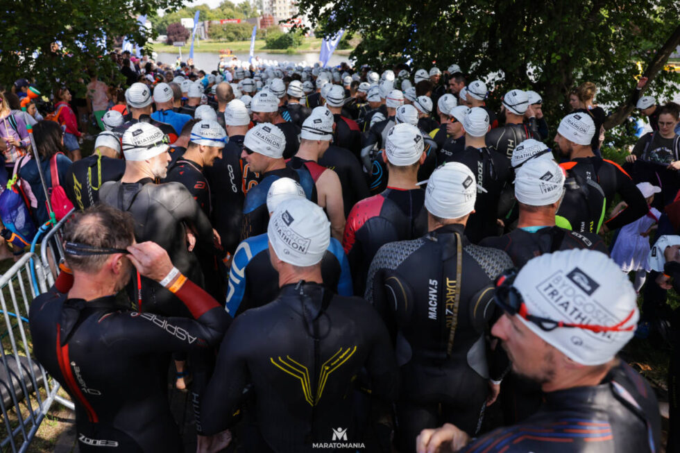 Enea Triathlon Bydgoszcz. Tysiące śmiałków wystartowało w centrum miasta