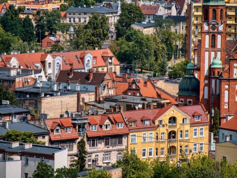 Polaków coraz mniej - ale w metropoliach ta zła tendencja nie jest już taka oczywista