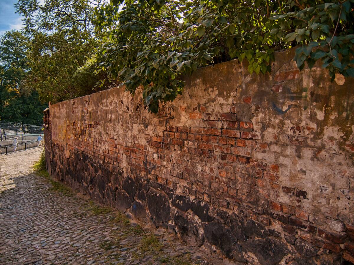 Mur przy ul. Czartoryskiego