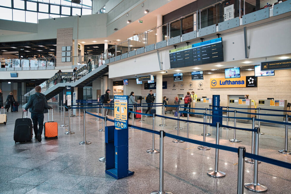 Bydgoskie lotnisko odbudowuje się po pandemii - pasażerowie z regionu chętnie korzystają z czarterów