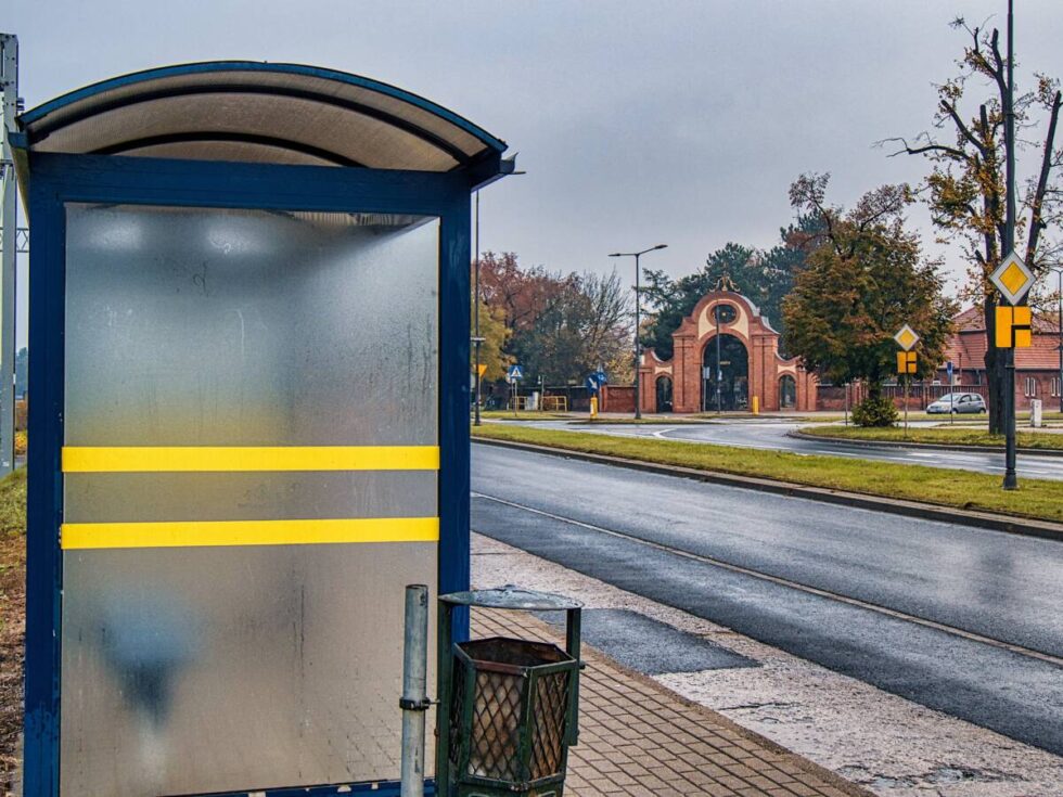 Komunikacja na Wszystkich Świętych. Autobusowe linie specjalne – jak dojechać na bydgoskie cmentarze