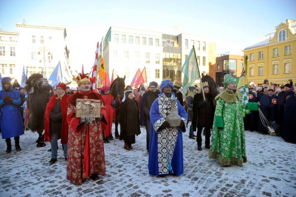 Jubileuszowy Orszak Trzech Króli w Bydgoszczy. Na ulicę wyjdą święci. Będą też szczudlarze, alpaki i wielbłąd