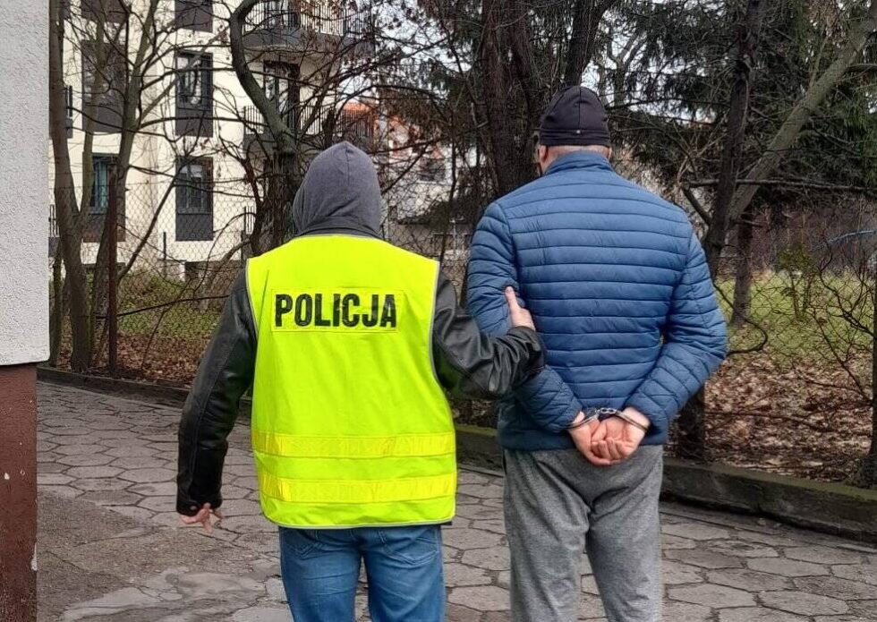 Uciekał bmw przed policją ulicami Bydgoszczy. Miał sądowy zakaz prowadzenia aut. Trafi do aresztu