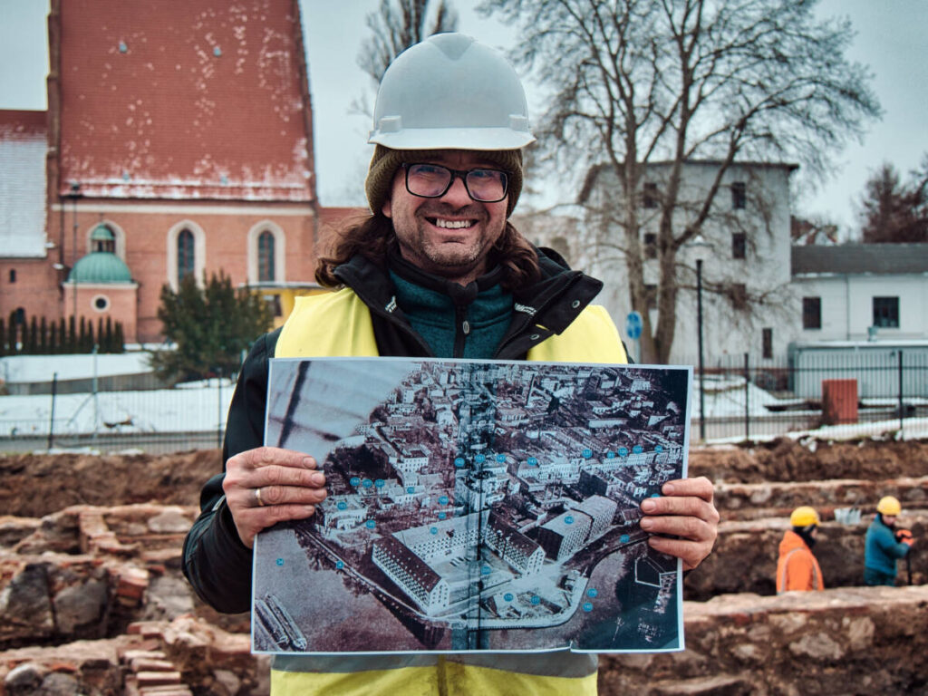 Archeolog Robert Grochowski