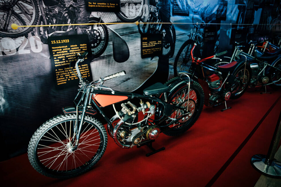 100-lecie sportu żużlowego. Specjalna wystawa w Bydgoszczy. Są motocykle z dawnych lat i świetne zdjęcia