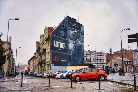 Mural Netflix Luther Zmrok