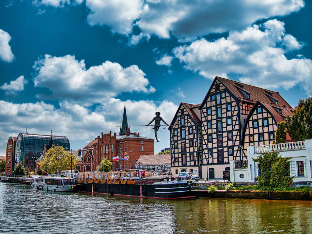 Przechodzący przez rzekę