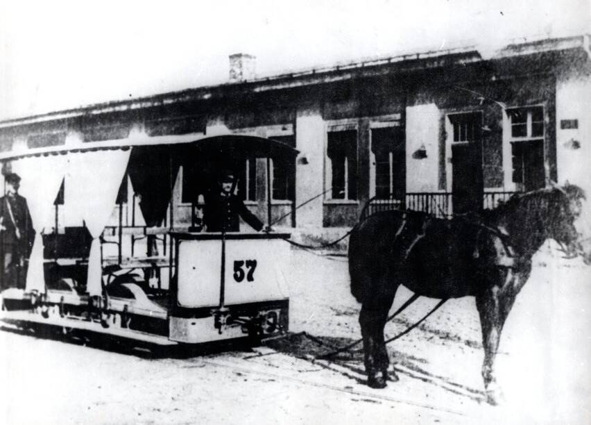 Tramwajowa rocznica Bydgoszczy. 135 lat temu z dworca głównego odjechał pierwszy tramwaj konny