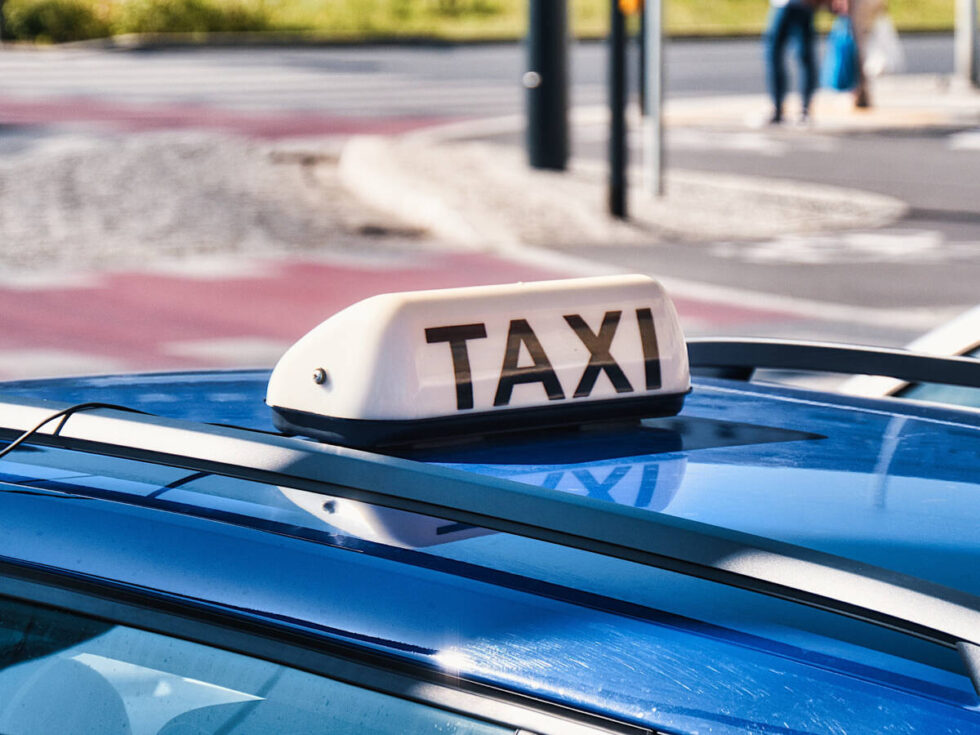 Kierowcy aplikacji tylko z polskim prawem jazdy - będą spore zmiany na bydgoskim rynku taxi