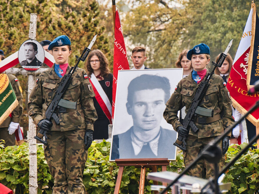 Pogrzeb żołnierza wyklętego. Szczątki Mariana Olejniczaka pochowano na cmentarzu w Bydgoszczy