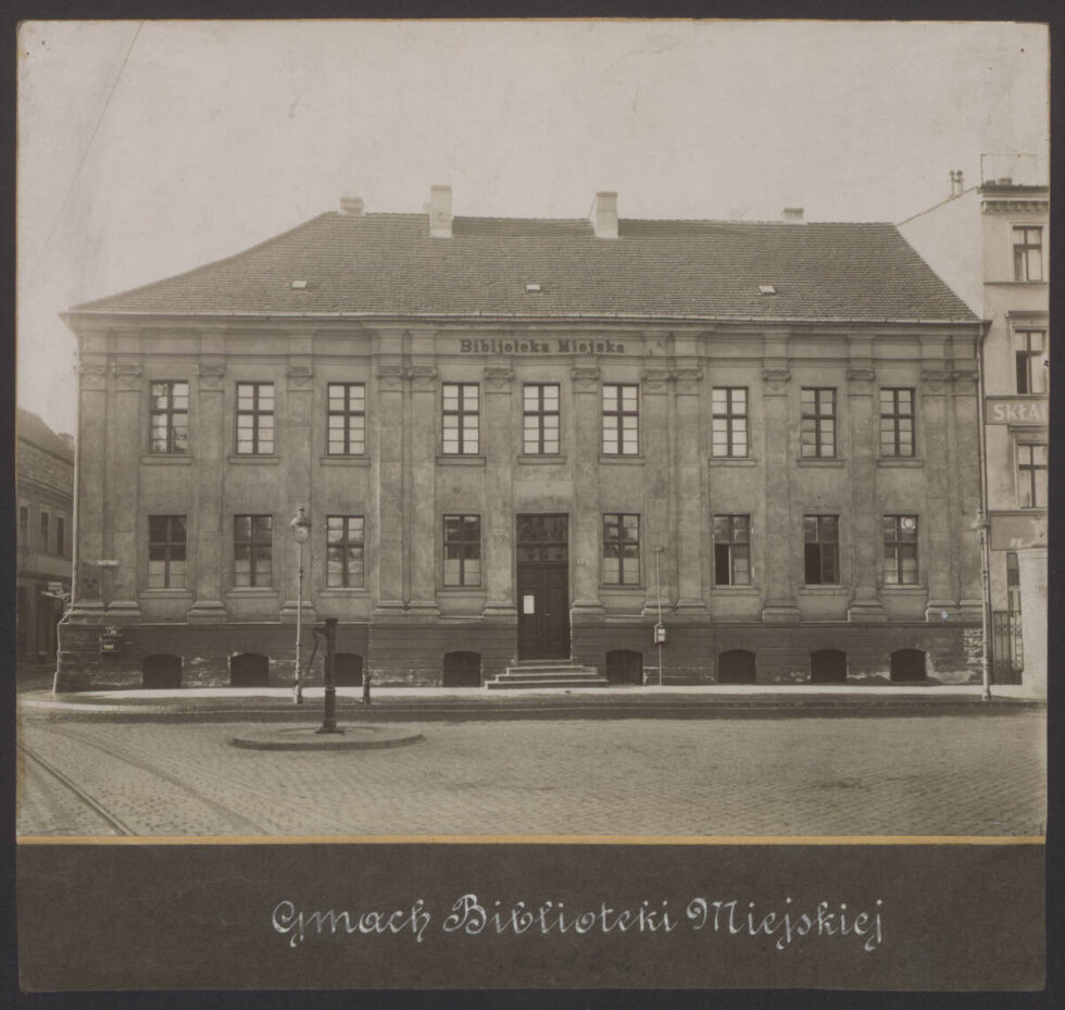 Najstarsza biblioteka w Bydgoszczy ma 120 lat. Tutaj spotyka się tradycja i nowoczesność [ZDJĘCIA]