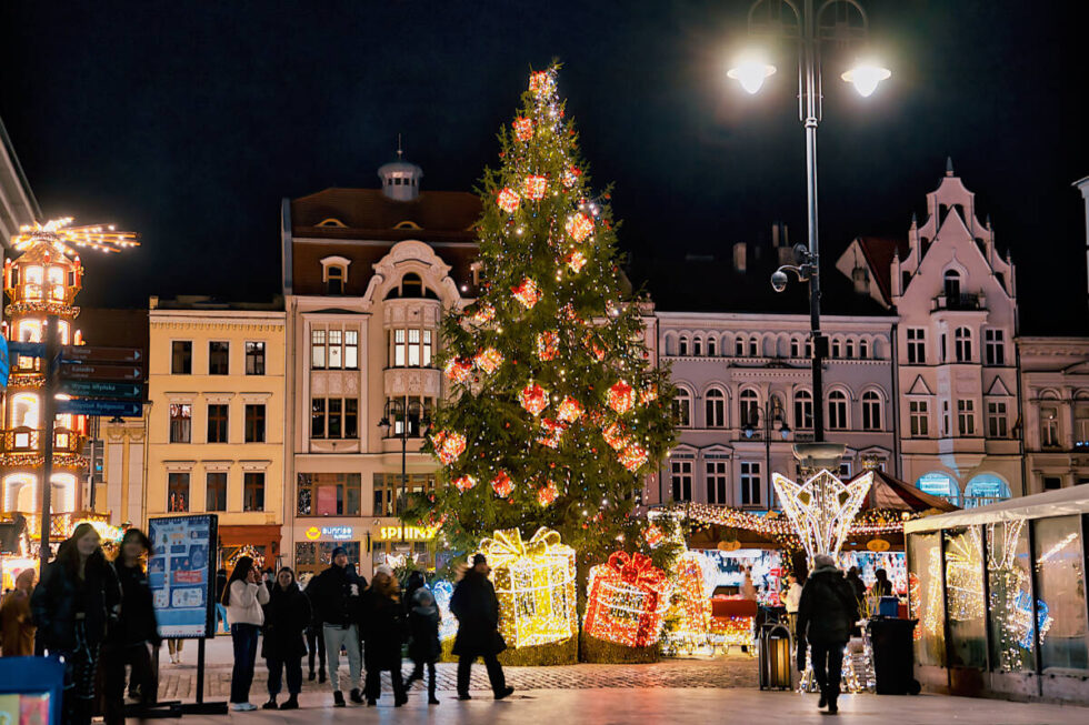 Bydgoski Jarmark Świąteczny rozbłyśnie w piątek. Razem odpalimy choinkę. Co jeszcze będzie się działo? [ATRAKCJE]