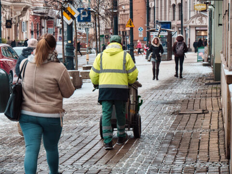 Tegoroczna zima kosztowała drogowców krocie - miliony w piach, sól i ciężki sprzęt