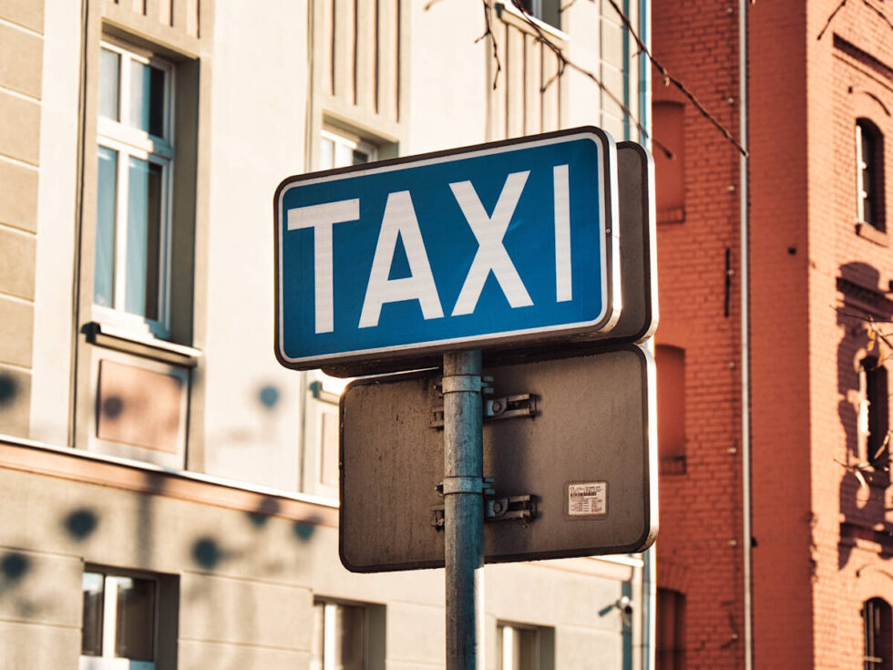 Postoje taxi w Bydgoszczy – jedne powstaną, inne znikną. Będzie za to więcej miejsc parkingowych