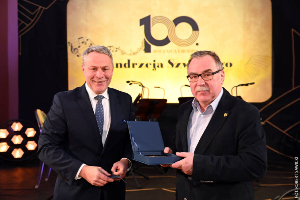 Zakończenie Roku Andrzeja Szwalbego. Medale Prezydenta Miasta wręczono w Filharmonii Pomorskiej