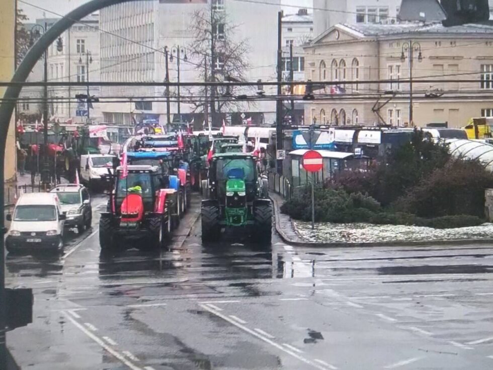 Piątek z rolniczymi protestami w Bydgoszczy. Zablokowane było centrum miasta.