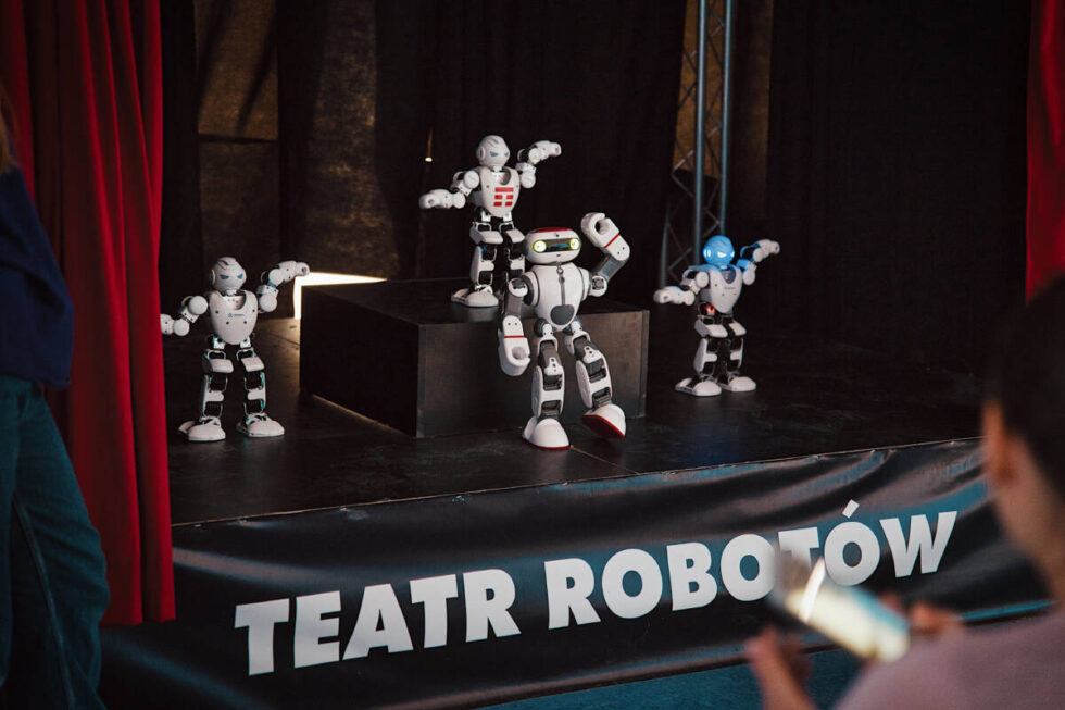 Odwiedziliśmy wystawę robotów w Focusie. Zatańczyły dla nas i mogliśmy z nimi porozmawiać [ZDJĘCIA]