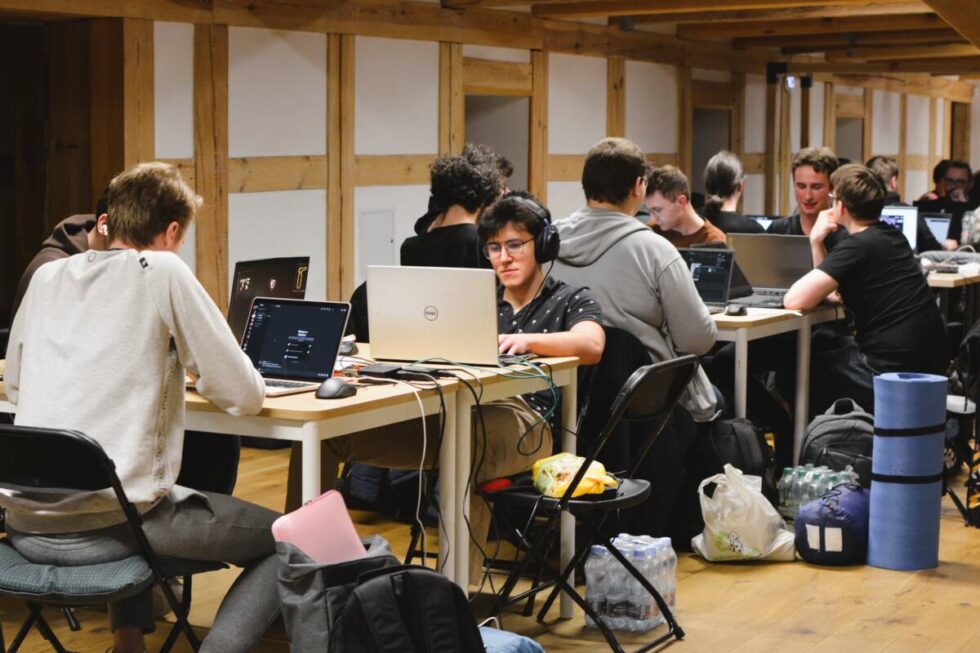 Bydgoski Hackathon w Młynach Rothera. Młodzi informatycy kontra hejt w sieci