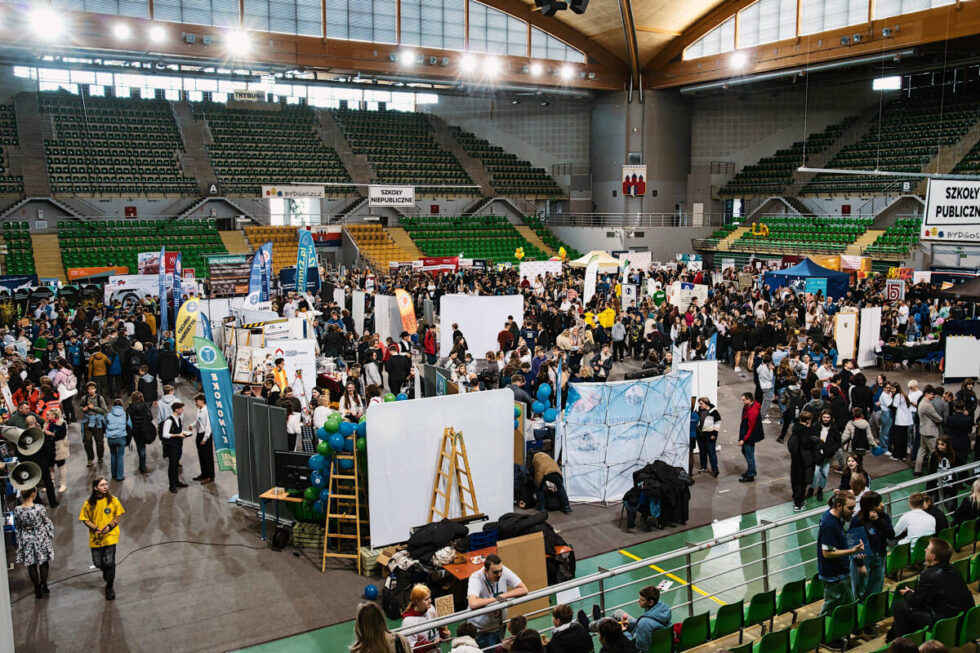 Dni Otwarte 2026 w bydgoskich szkołach ponadpodstawowych. Harmonogram spotkań rekrutacyjnych dla ósmoklasistów