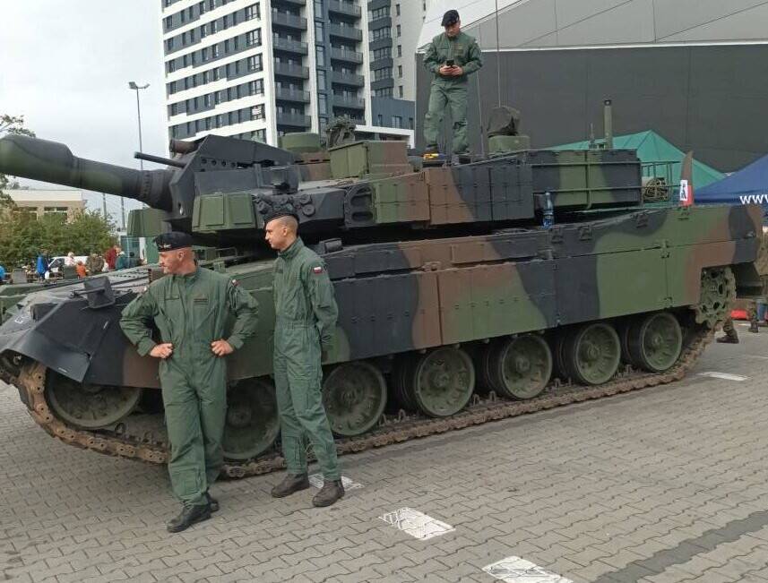 Najdroższy czołg świata w Bydgoszczy. K2, Leopard, haubice Krab i sławne wyrzutnie Himars na pikniku NATO