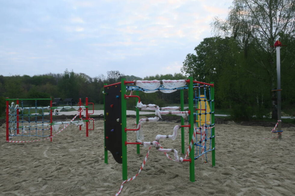 Nowy plac zabaw w Bydgoszczy. Dzieci będą miały tam wielką frajdę [ZDJĘCIA]