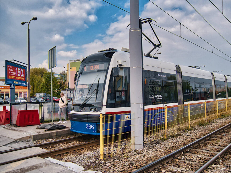 Krótkie spięcie na długim wiadukcie – wiadomo, dlaczego nie ma prądu w tramwajowej trakcji na Górnym Tarasie