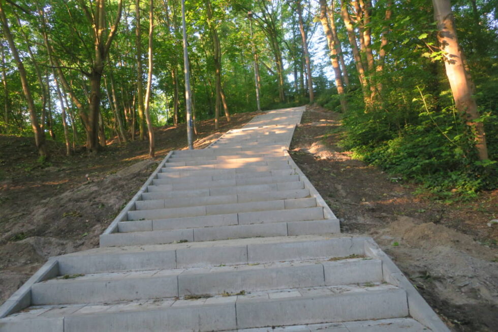 Wyremontowano schody na Wzgórze Wolności od ul. Toruńskiej. Projekt w ramach BBO [ZDJĘCIA]