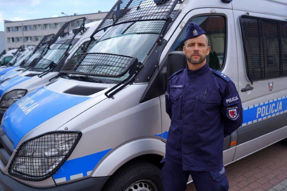 Bydgoski policjant na urlopie uratował życie plażowiczowi we Władysławowie