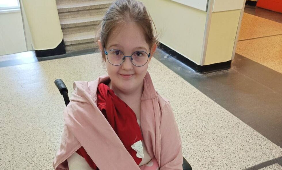 9-letnia Laura walczy z nieuleczalną chorobą. Nigdy nie będzie chodzić. Trwa zbiórka na specjalny wózek