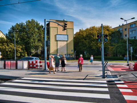 Przejście dla pieszych w miejscu dawnej kładki