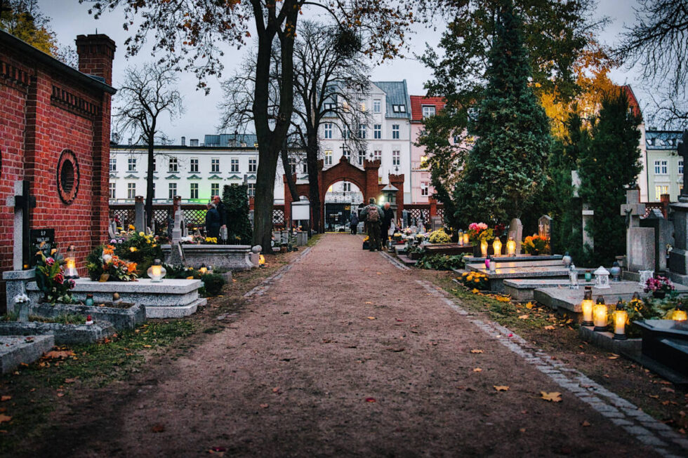 „Rozśpiewana Bydgoszcz” – jesienny koncert pamięci na Cmentarzu Starofarnym