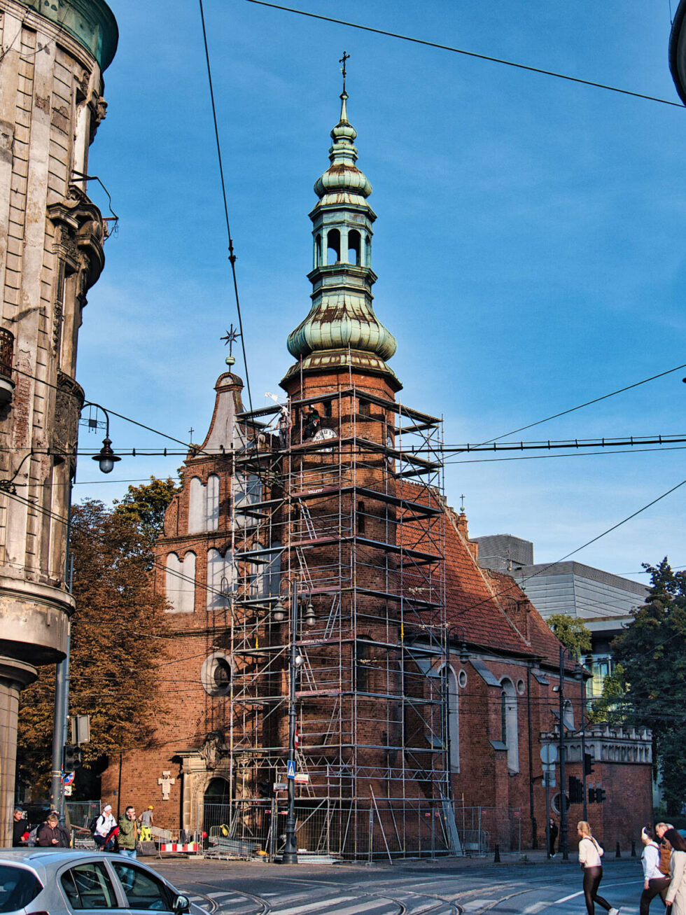 Kościół klarysek z zupełnie nowym dachem – zaczyna się remont konserwatorski świątyni