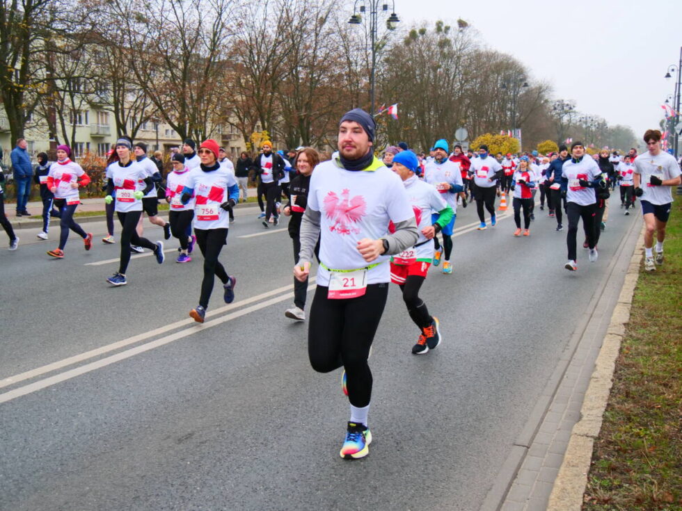 Dodatkowa pula pakietów na Bydgoski Bieg Niepodległości dla spóźnialskich. Świętuj na sportowo
