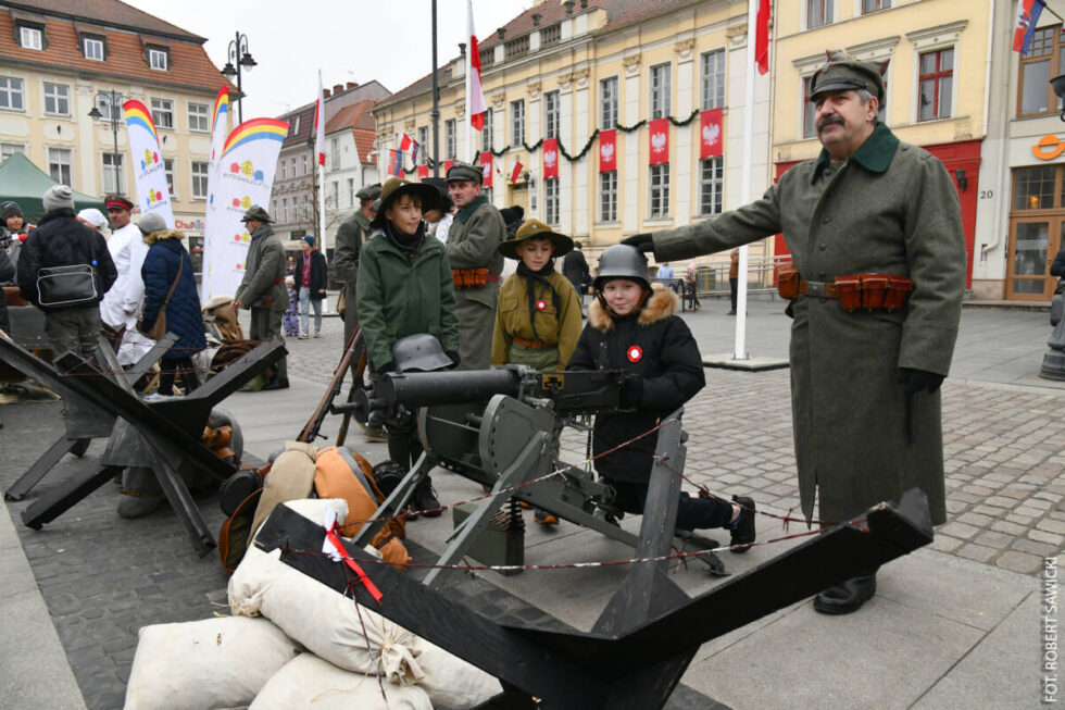 Narodowe Święto Niepodległości. Nasz 11 Listopada na Starym Rynku [ZDJĘCIA]