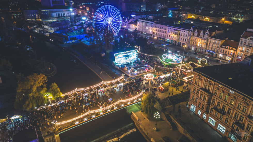 Bydgoski Jarmark Świąteczny. Bydgoszczanie tłumnie odwiedzają jarmark już od pierwszego dnia [ZDJĘCIA]