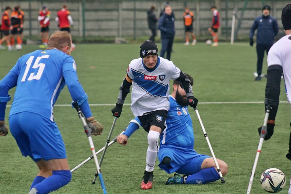 Pasji nie da się amputować. Grają tylko najtwardsi. Amp futbol w Zawiszy Bydgoszcz