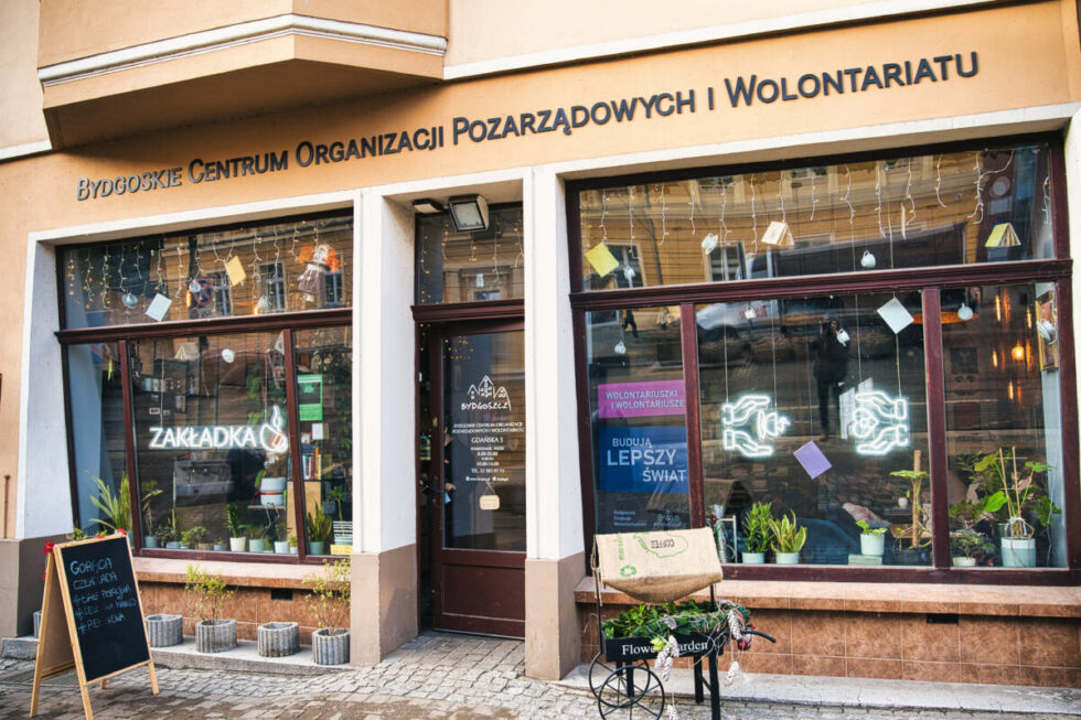 Punkty powitalne w BCOPW i Centrum Seniorów Dworcowa 3. Można się promować na elektronicznym wyświetlaczu