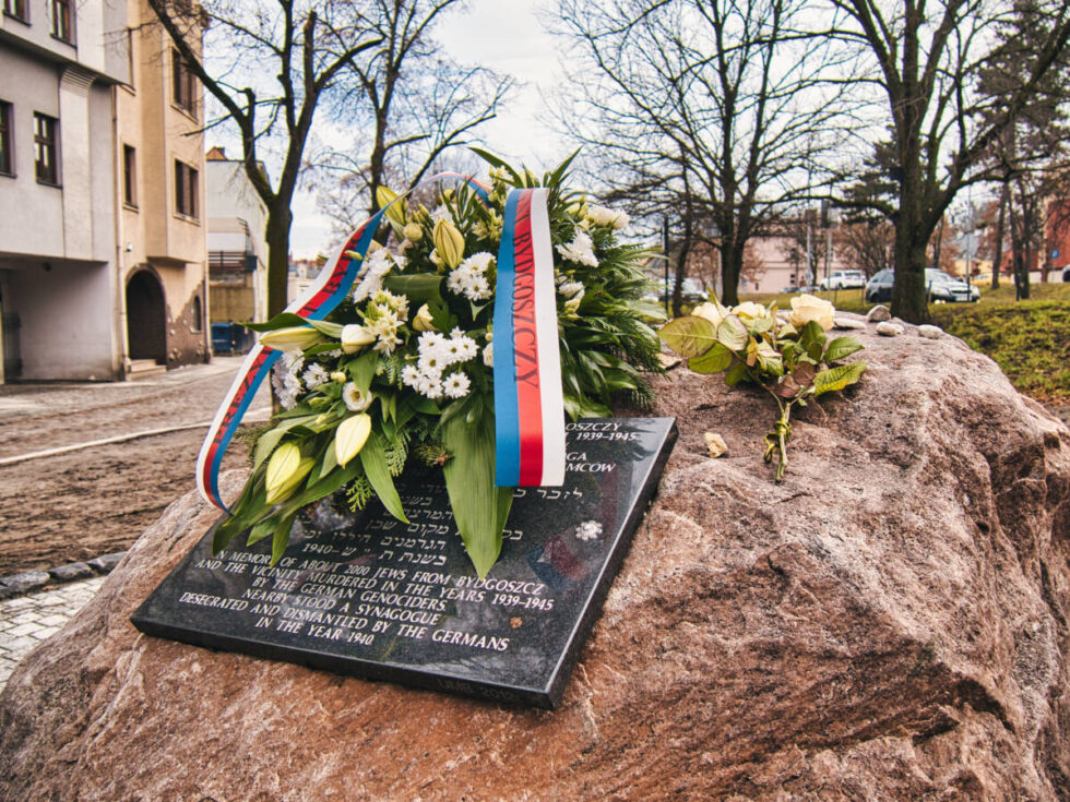 Międzynarodowy Dzień Pamięci o Ofiarach Holocaustu. Bydgoscy Żydzi upamiętnieni w miejscu synagogi