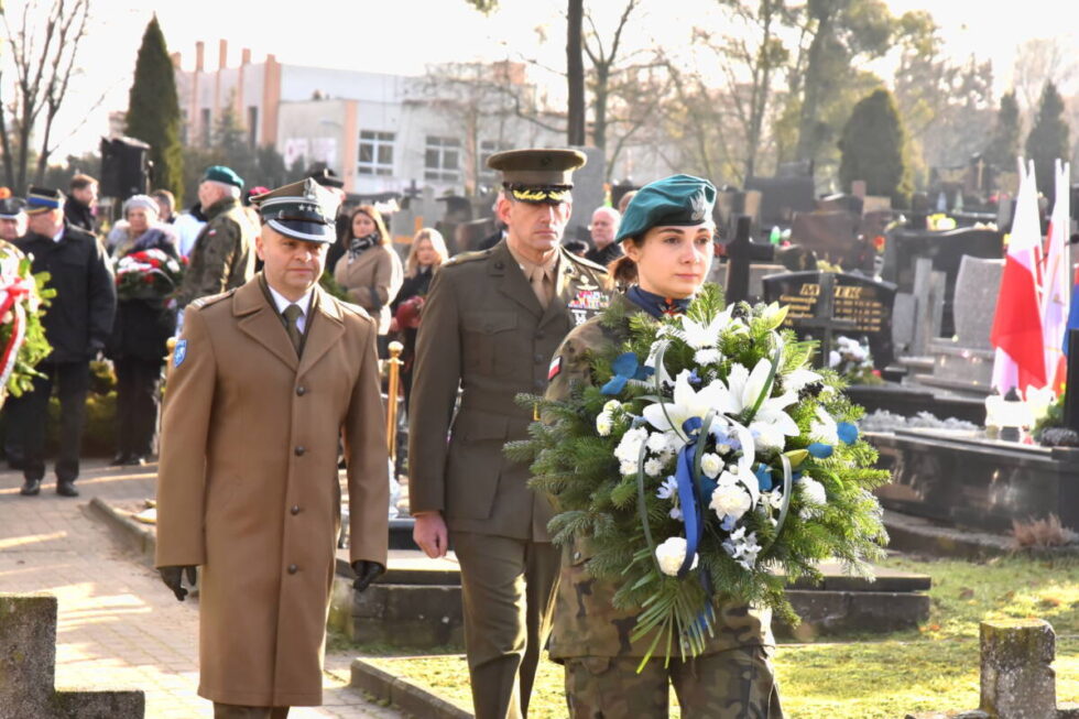 80. rocznica zakończenia hitlerowskiej okupacji. Uroczystości na cmentarzu przy ul. Toruńskiej