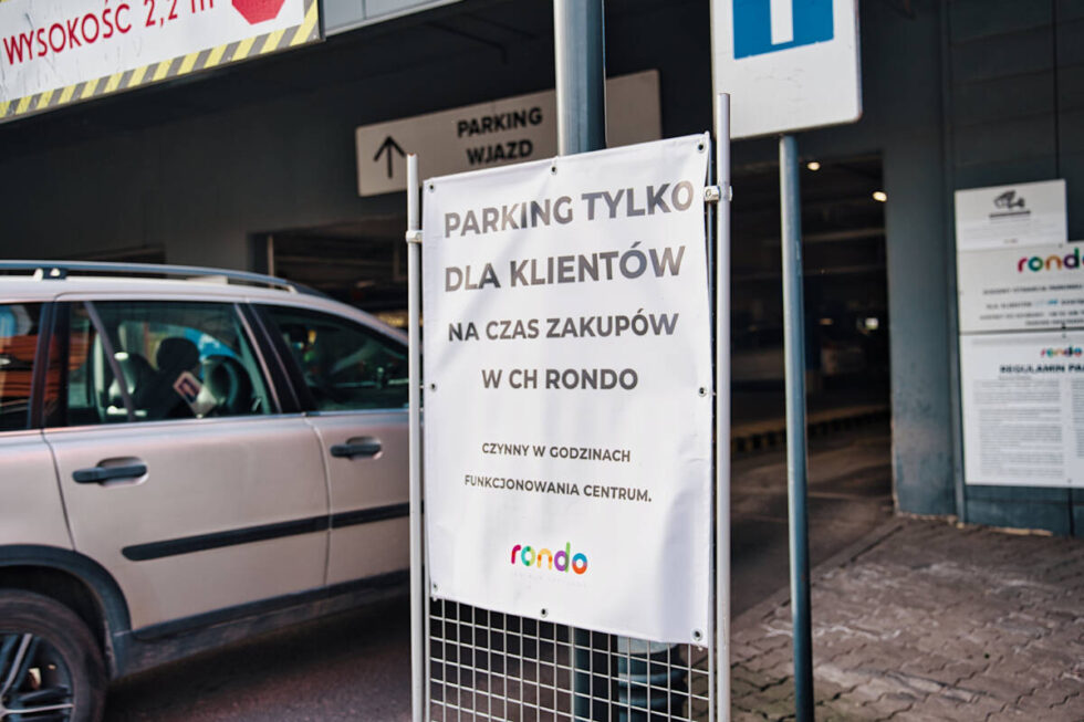 Parking dla klientów przy Centrum Handlowym Rondo będzie płatny? Przygotowywane są rozwiązania