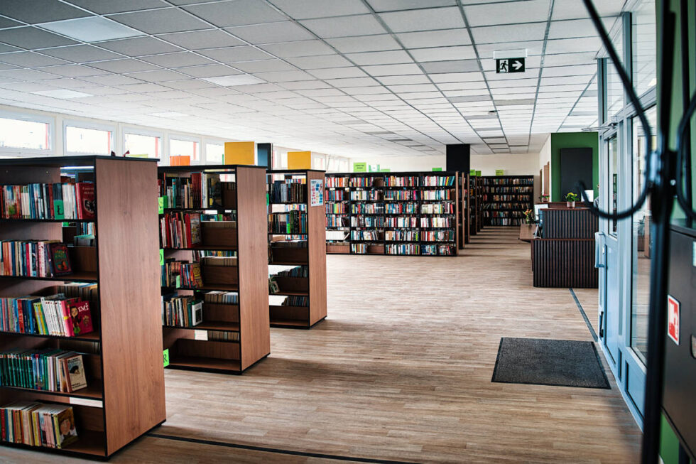 Wakacje pełne wyobraźni. Biblioteki zapraszają dzieci na niezwykłe podróże z książkami