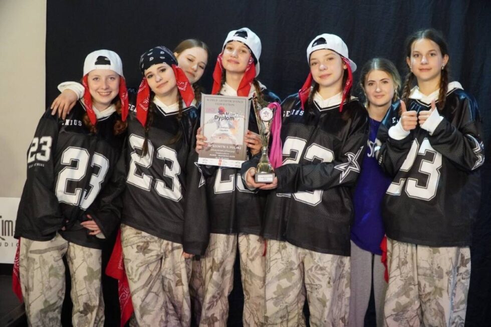 Tancerki i tancerze MDK nr 5 z Fordonu z medalami mistrzostw Polski WADF [ZDJĘCIA]