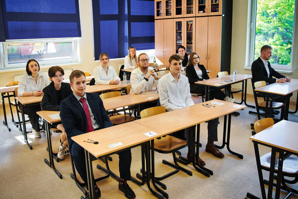 Matura 2025. Język polski – Centralna Komisja Egzaminacyjna opublikowała arkusz z zadaniami – sprawdź, co było na maturze