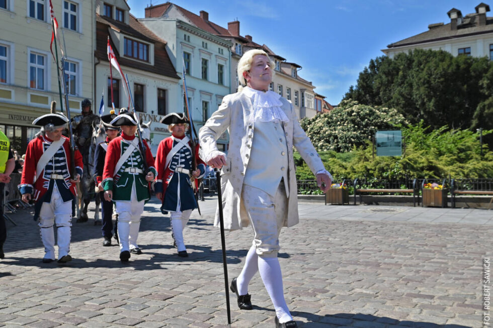 Święto 3 Maja w Bydgoszczy. Oficjalnie i historycznie na Starym Rynku. Piknikowo na Wyspie Młyńskiej [ZDJĘCIA]