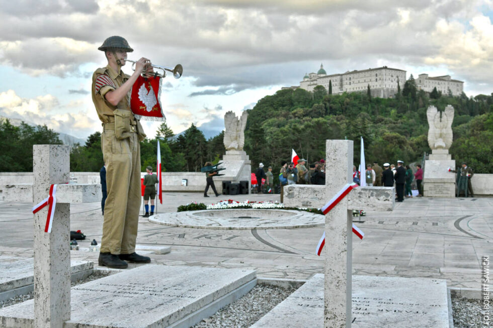 Bydgoscy harcerze pod Monte Cassino. Pojechali, aby oddać hołd bohaterom [ZDJĘCIA]