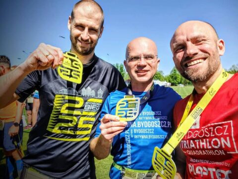 Sport łagodzi obyczaje. Radni Bydgoskiej Prawicy, Koalicji Obywatelskiej i Trzeciej Drogi  tworzą ekipę na triathlon