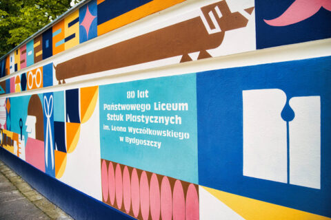 Mural przy Państwowym Liceum Sztuk Plastycznych