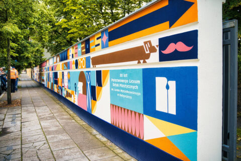Mural przy Państwowym Liceum Sztuk Plastycznych