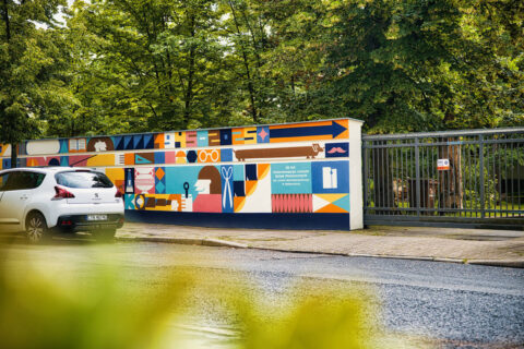 Mural przy Państwowym Liceum Sztuk Plastycznych